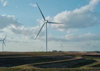 165 Onshore Wind Farm Projects in U.S.
